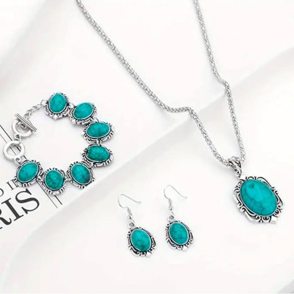 Set of Necklace, Bracelet and Pair Of earrings